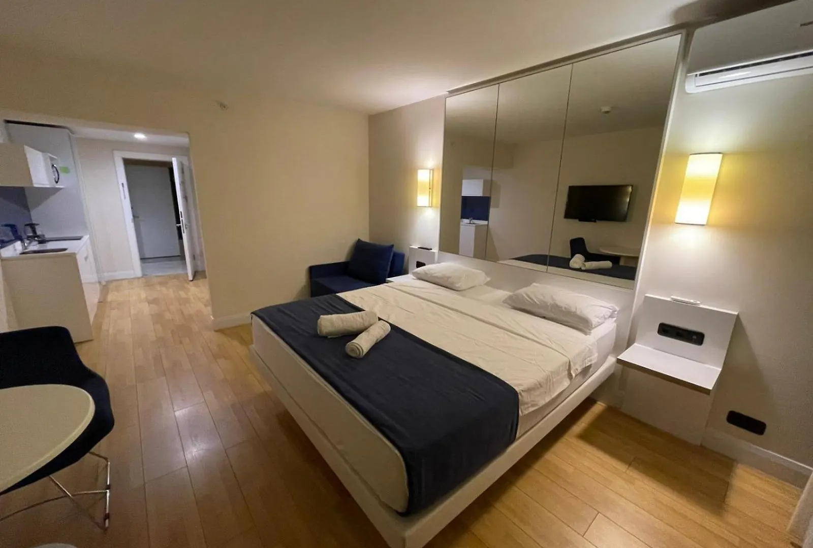 מלון דירות Spend Your Time In Batumi In Orbi City N6 גאורגיה